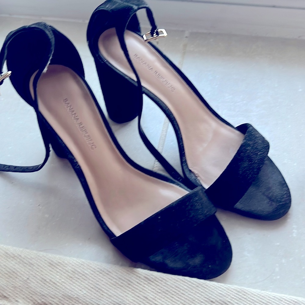 Banana Republic open toe heel size 6 1/2